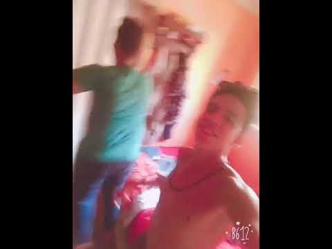 Ahmed ezz and momen لما تكون قاعد في البيت انت وصحبك