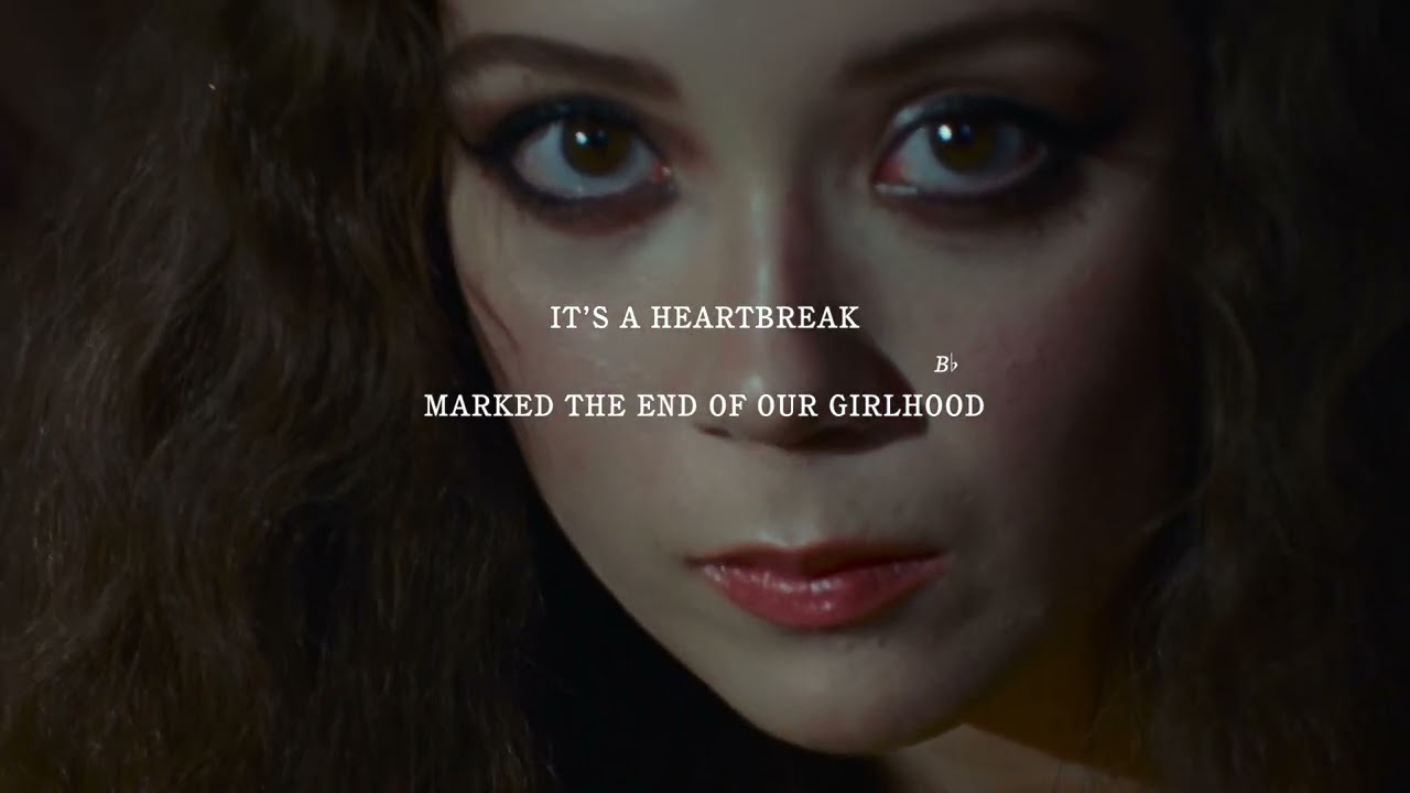 Laufey's 'Castle in Hollywood' 🎶 Official Lyric Video & Chords | New Album Out Now