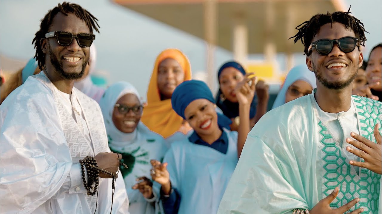 Akhlou Brick - Rakadiou Ci Baye (Official Clip) 🎶