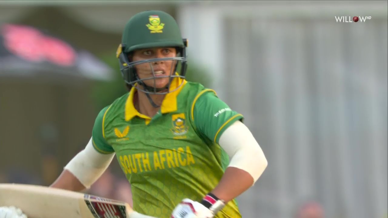 Chloe Tryon Shines with 70 Runs in 3rd ODI Against England 🇿🇦