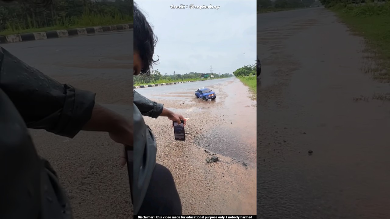অবিশ্বাস্য! খেলনা গাড়ি দিয়ে কী চমক দেখালেন এই ব্যক্তি? 🚗