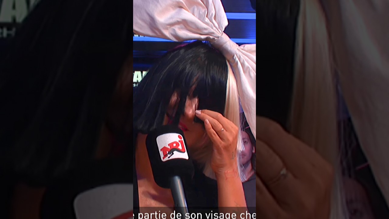 Sia does face reveal? #sia