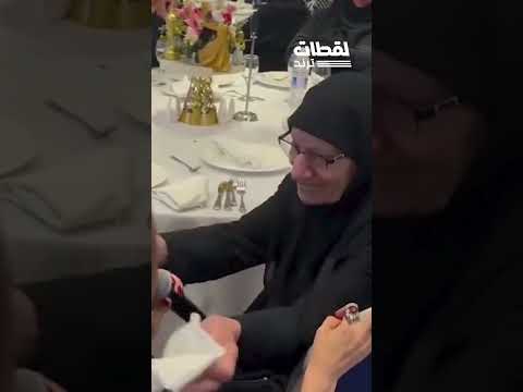 جبرت بخاطرها.. نانسي عجرم عملت إيه مع ست كبيرة في السن في وسط الحضور