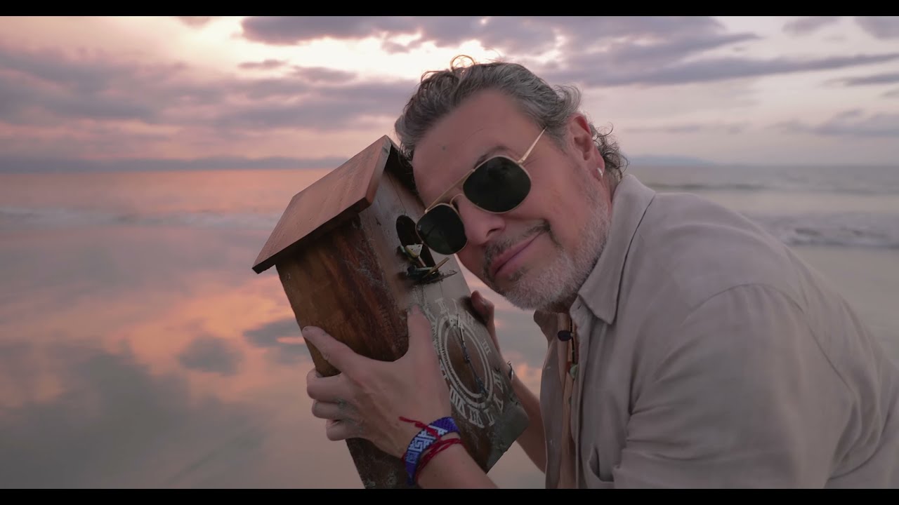 Maná ft. Mabel - El Reloj Cucú [Official Video]