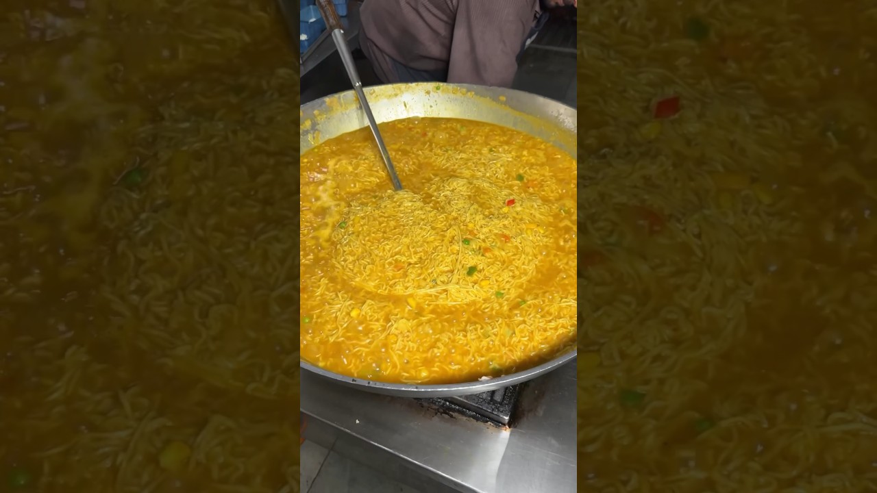 Maggi का भंडारा: 50kg Bulk Maggi Video 😳