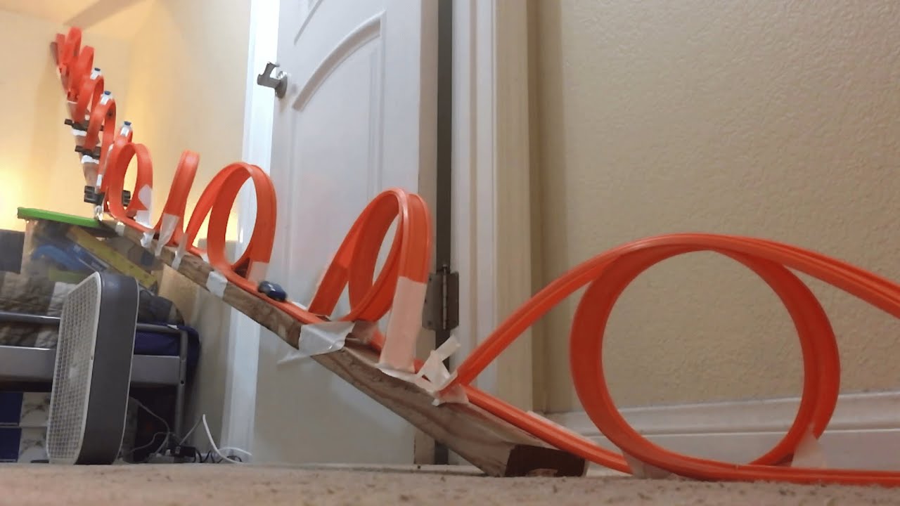 🔥 Hot Wheels DecaLooper Breaks Record with 12 Loops by Sonic Zoom Tracks!