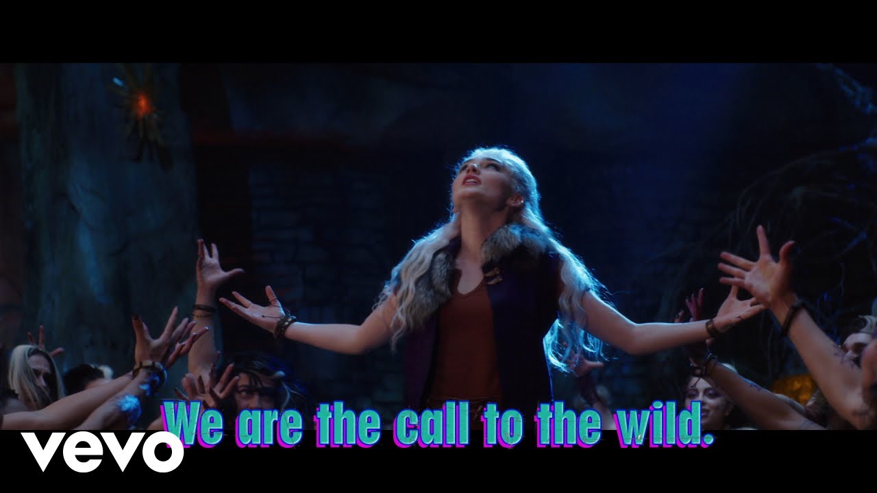 ZOMBIES 2 Cast & Sing-Along | Disney+ πΆ