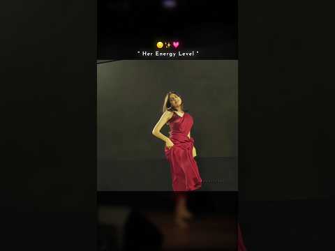 || Chammak challo || Hamsika Iyer || Girl Dance Song || WhatsApp ( Lyrics ) Status ||