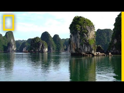 Vietnam’s Ha Long Bay: A Stunning Archipelago of Islands
