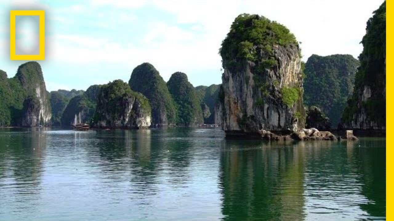 Vietnam’s Ha Long Bay: A Stunning Archipelago of Islands