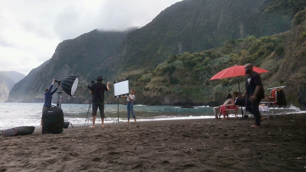 GIMS + VITAA - PRENDS MA MAIN (Clip Officiel)