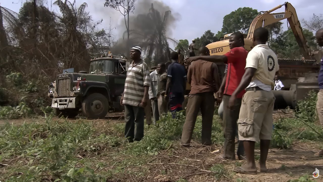 Niger Delta's Oil Crisis: Decades of Conflict and Corruption 🛢️