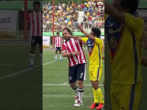 Los ánimos se encendieron en el Clásico Chivas vs. América de Leyendas 🐐🦅🥊