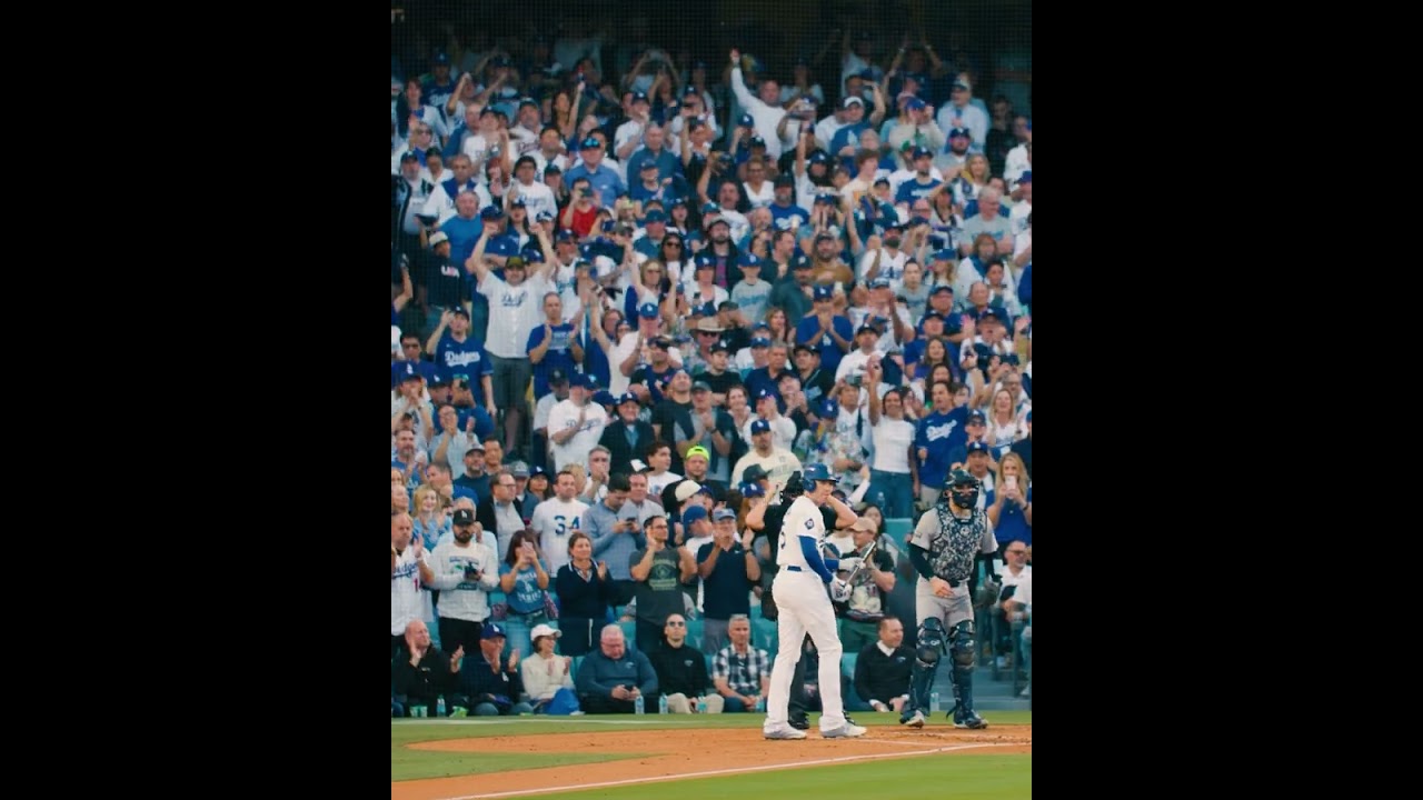 Freddie Freeman Celebrated as Hero After Walk-Off Win in Game 1 of the World Series 🏆