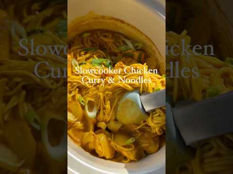 Slowcooker Chicken Curry & Noodles #slowcooker #curry #crockpot