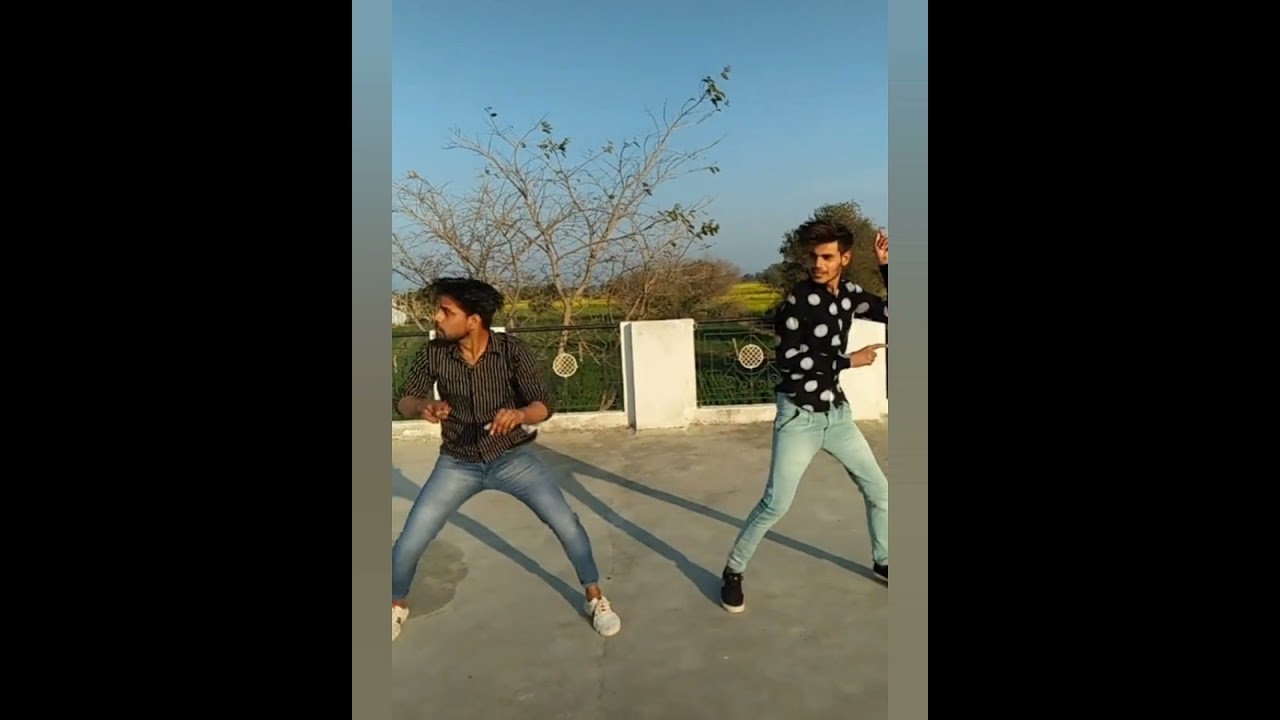 Ghunghte Mein Chanda, Phir Bhi Faila Ujala 😂