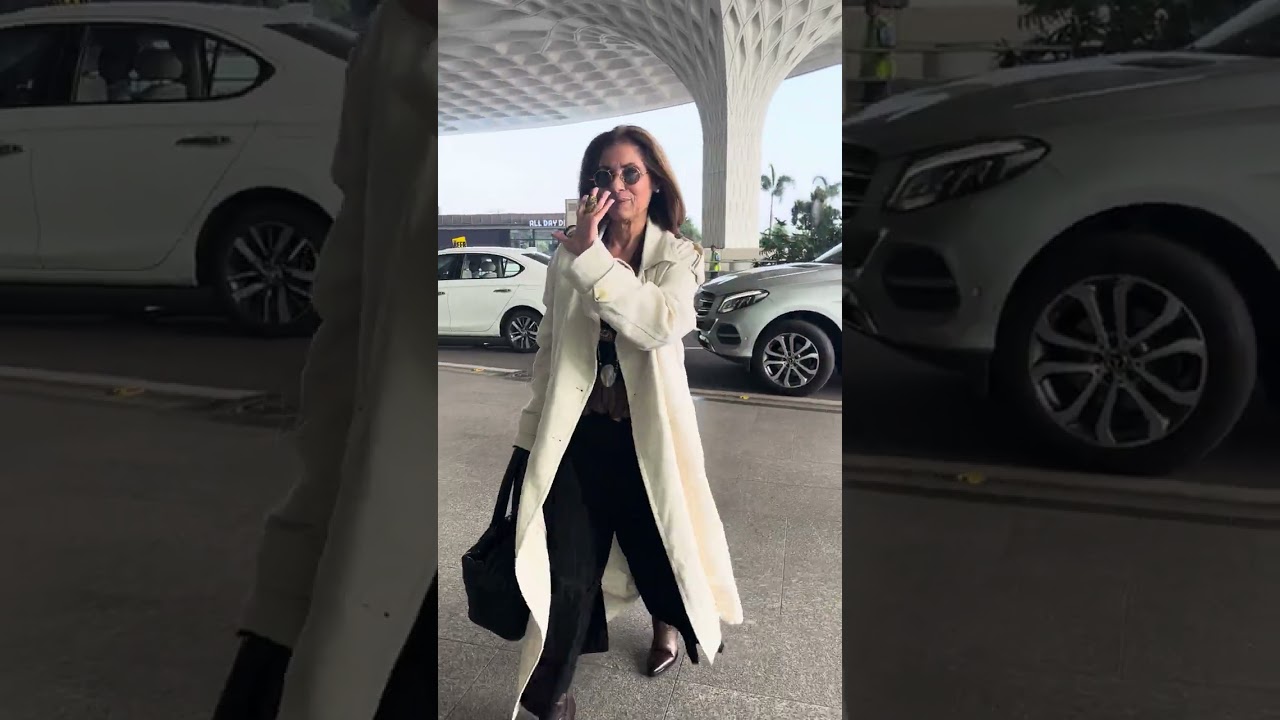 Dimple Kapadia Spotted Flying Out of Mumbai ✈️