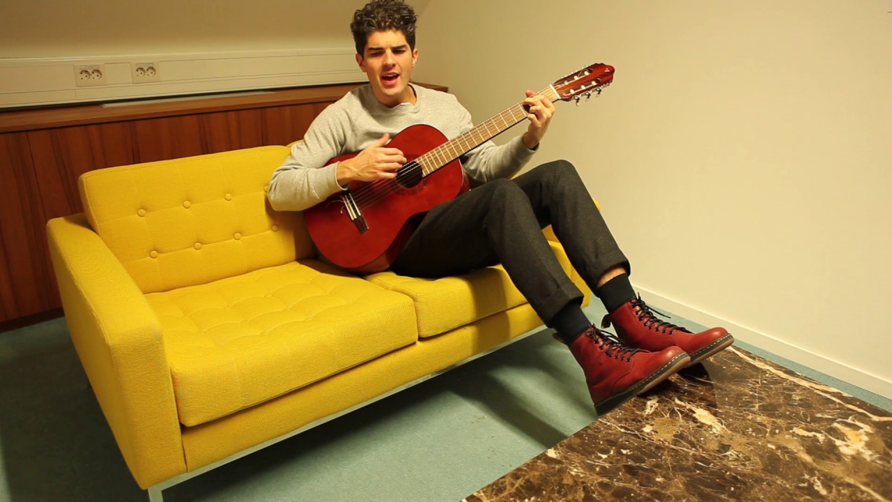 Daniel Hallberg Performs 'Lovisa (Pretty Saro)' – A Captivating Rendition 🎶