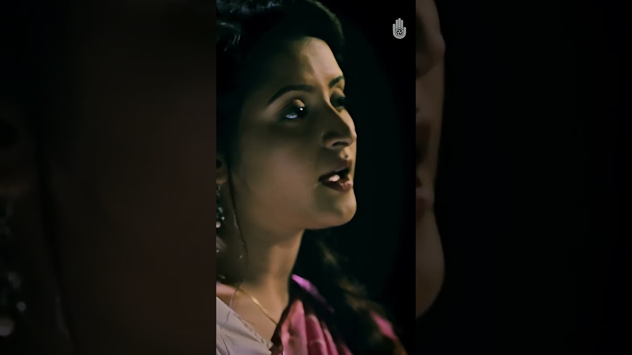 সন্ধ্যার ছায়া: Joyita ও Pori Moni এর সুন্দর মুহূর্ত 🌆