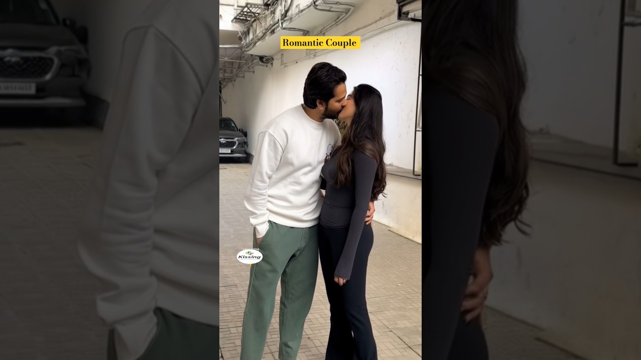 Varun Dhawan & Janhvi Kapoor Viral Kiss 💋