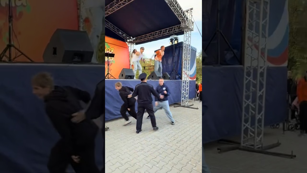 8.10: Ближе к сцене, пение в паре метров 🎤