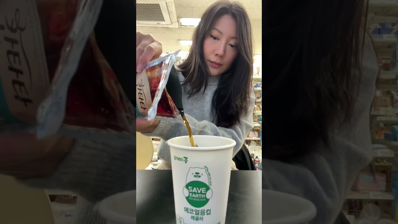 7-Eleven in Seoul 🇰🇷: Enjoy a Quick Meal