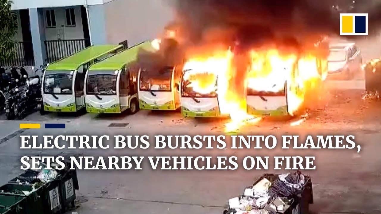 Electric Bus Catches Fire, Spreading to Nearby Vehicles in China 🚒