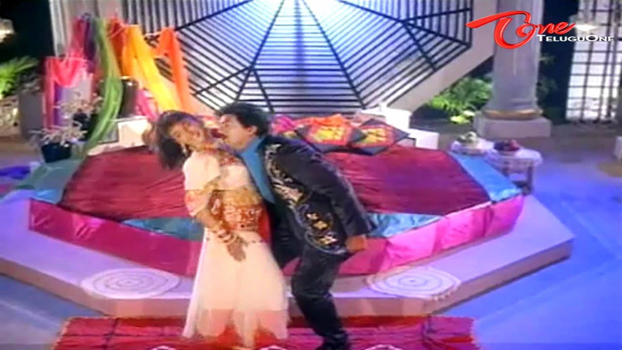 Ratha Saradhi Telugu Song from Narmadhaa Nadhi Theeramlo 🎶 | Raveena Tandon & Vinod Kumar HD Music