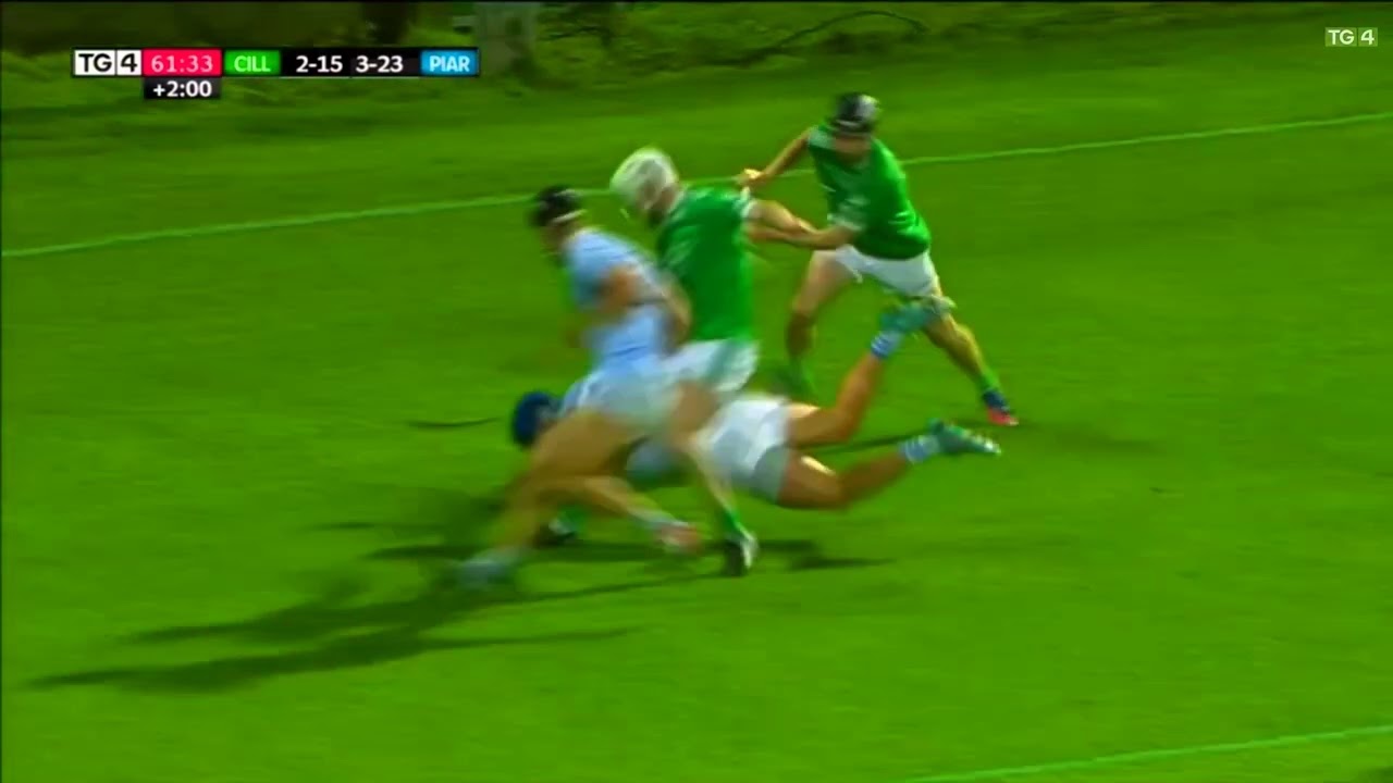 Epic Hurling Clash: Mike Casey & Graeme Mulcahy Battle It Out in Na Piarsaigh vs. Kilmallock Match 🏆