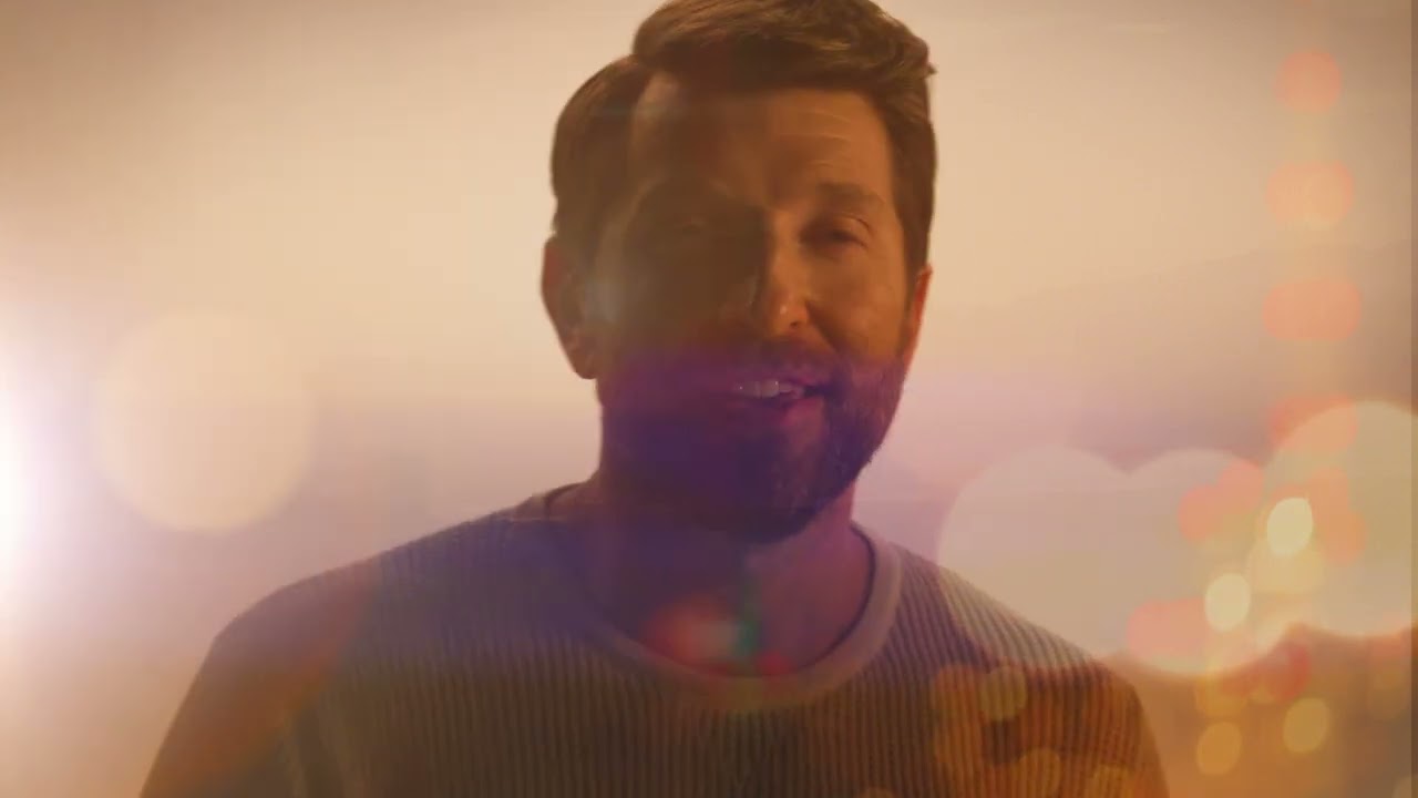 Brett Eldredge - Wait Up For Me 🎶 (Official Video)