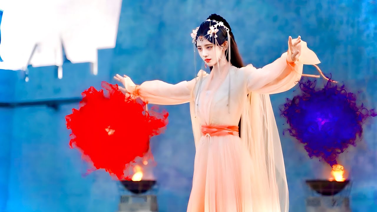 فتاة تعمل خادمة تنضم لمدرسة السحر وتكتسب قوة خارقة ✨