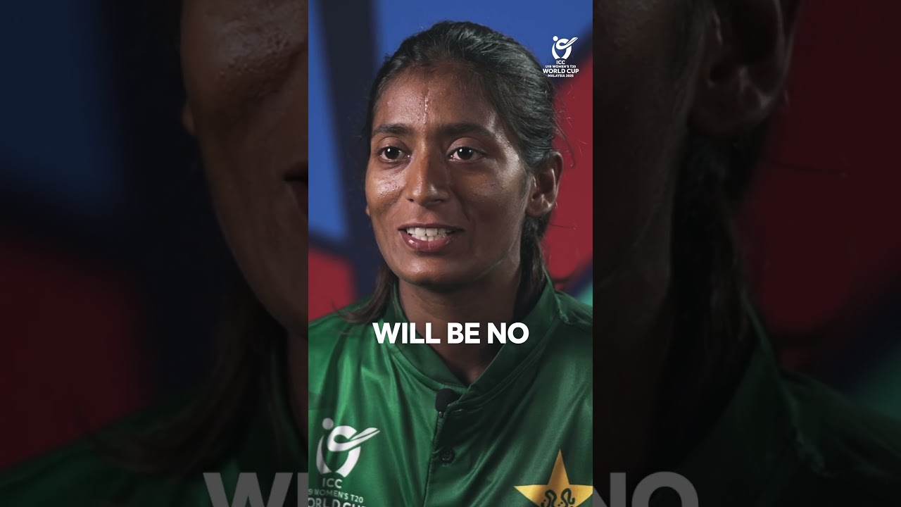 Pakistan’s Areesha Ansari crowns herself Smriti Mandhana’s #1 fan 💚 #U19WorldCup #CricketShorts