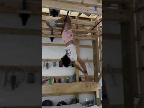 Cool female oriented ninja obstacle! #americanninjawarrior #calisthenics #strength