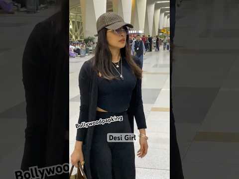Desi Girl Priyanka Chopra snapped 🔥at Delhi AirPort #priyanka #priyankachopra #bollywood #trending