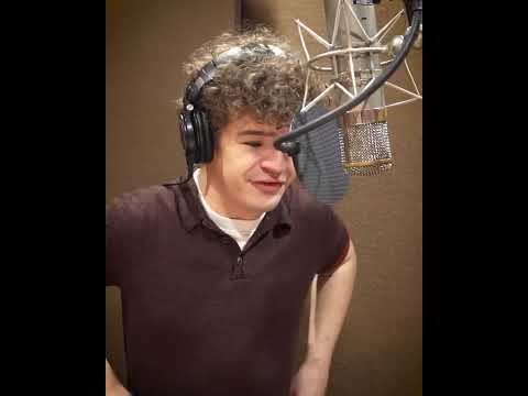 Gaten Matarazzo singing a Sweeney Todd song // #gatenmatarazzo #sweeneytodd #fyp #dustinhenderson