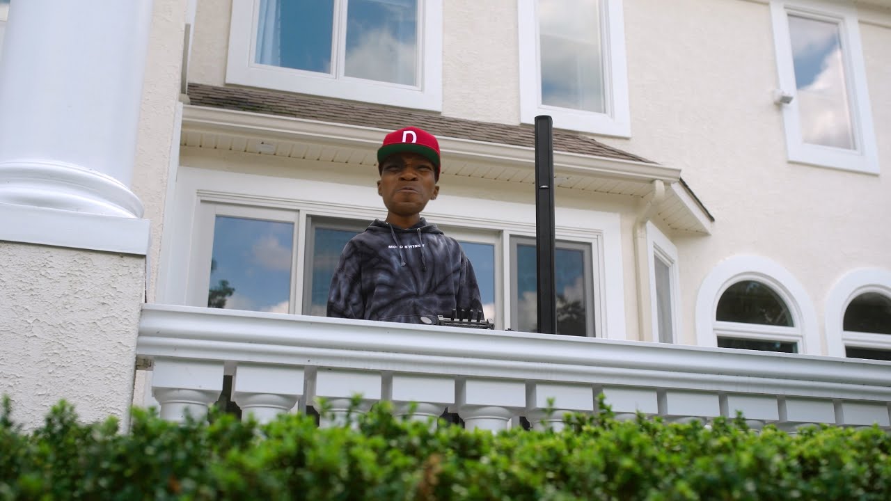 Brayton the Bully & Desmond’s Big Head 🎶 Official Music Video