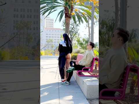 Test for KINDNESS OF PEOPLE: Instead of judging,he could help me buy new clothes🙄LA ELVÍRA #shorts