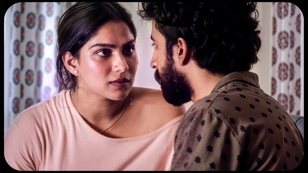 భర్త ఉండగా భార్య ప్రియుడితో ముద్దు 😜