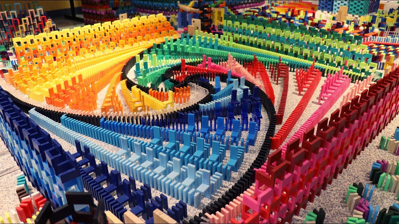 35,000 Dominoes at Domino World 2019 🎲