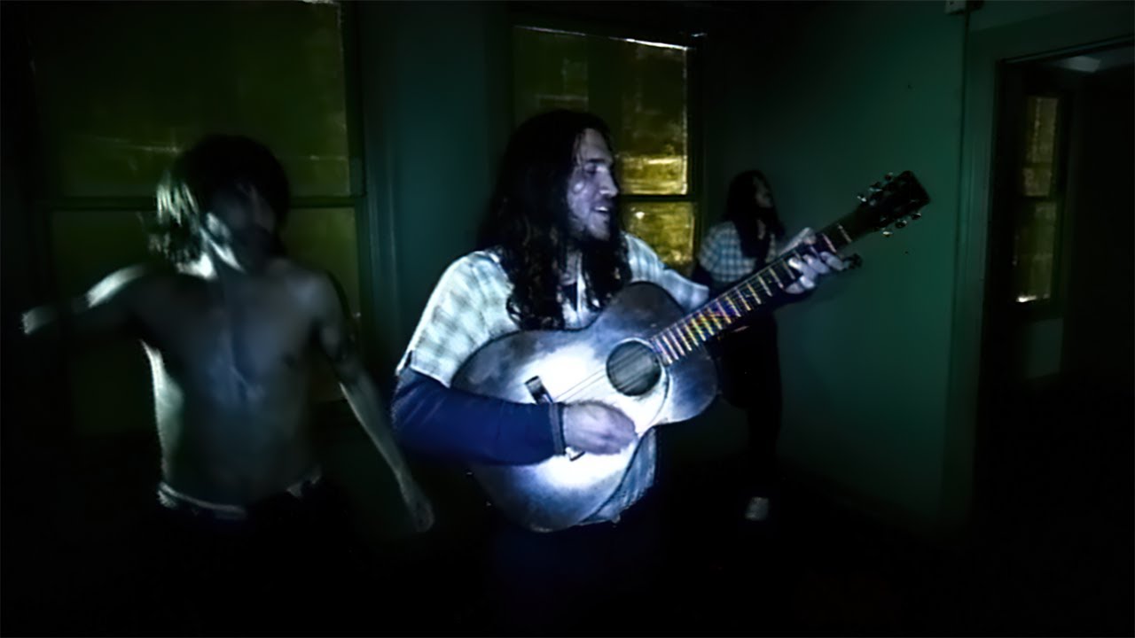 Red Hot Chili Peppers - Fortune Faded Official Video