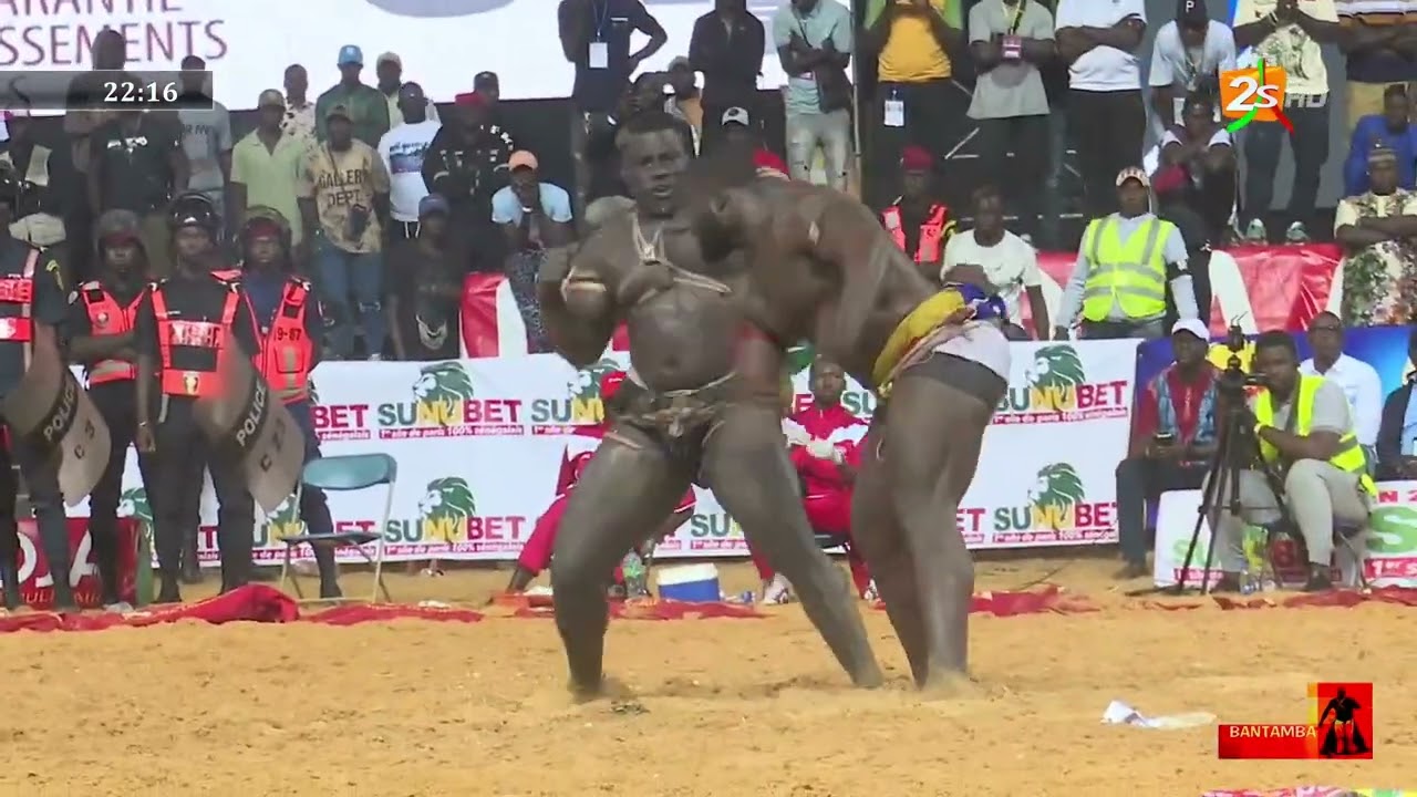 Combat Épique : Eumeu Sène vs Sa Thies 🔥