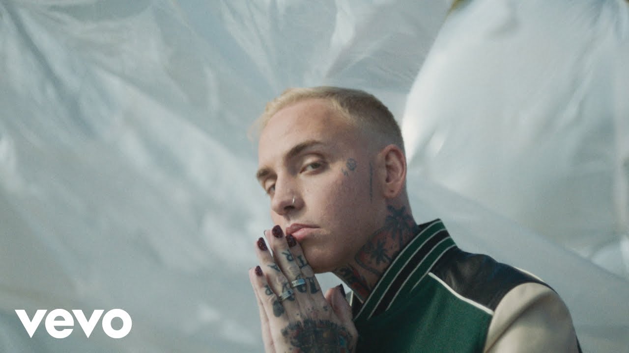 blackbear ft. Tate McRae - U Love U (Official Video)