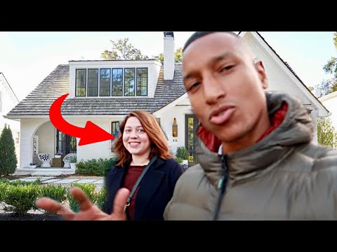 روسية عرضات عليا في المنزل ديالها للأكل طبق روسي