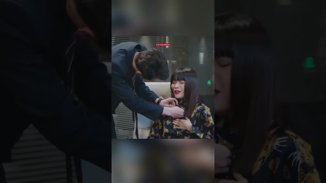 She Can Open It by Herself 😳