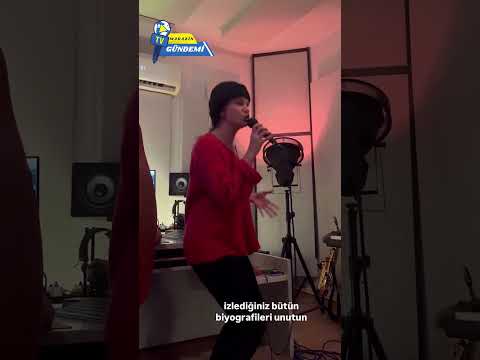 Farah Zeynep Abdullah, rapçi Alizade’nin “Anormal” şarkısını seslendirdi! #shorts #magazin