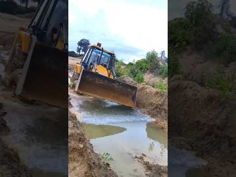 Bhag jaldi bhag ja ЁЯдгЁЯСМ#jcbbaba #jcblovers #jcbexcavator #shortvideo #youtubeshorts #subscribe #me