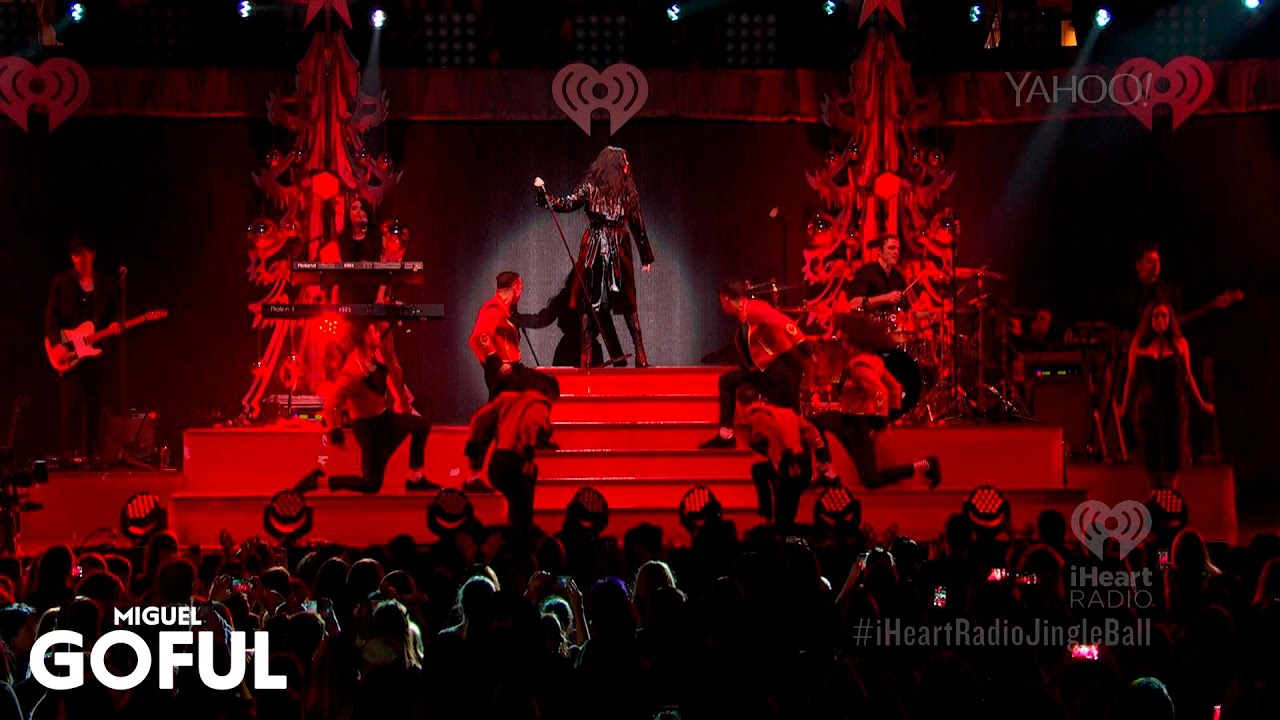 Selena Gomez Performs 'Same Old Love' at Jingle Ball 2015 🎤