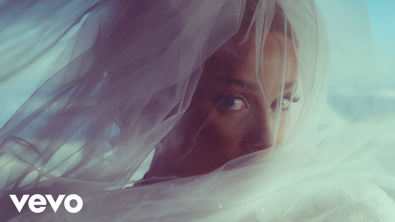 Doja Cat's 'Stranger' Official Video 🎶