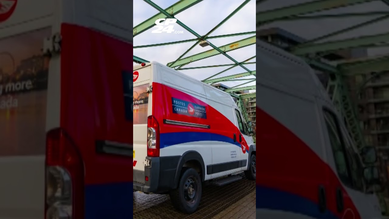 Canada Post workers vote overwhelmingly to accept new contract