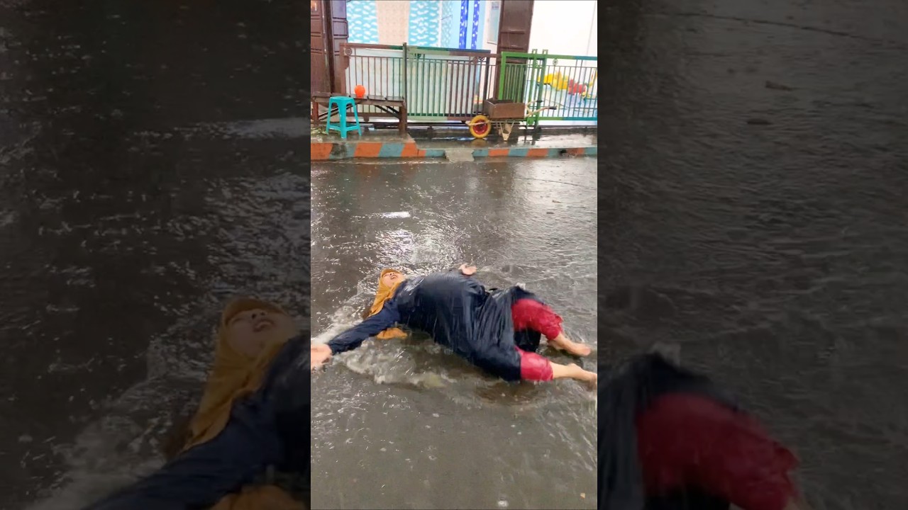 Ibu Hamil Lucu Terguling di Jalan 😂